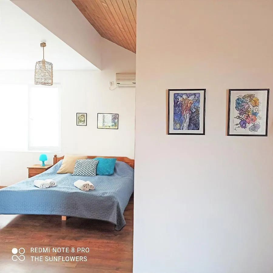 Guest House Sunflowers Pomorie 2*,  Bulgaria